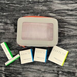 Flyte 70 6 piece makeup kit with cosmetics bag